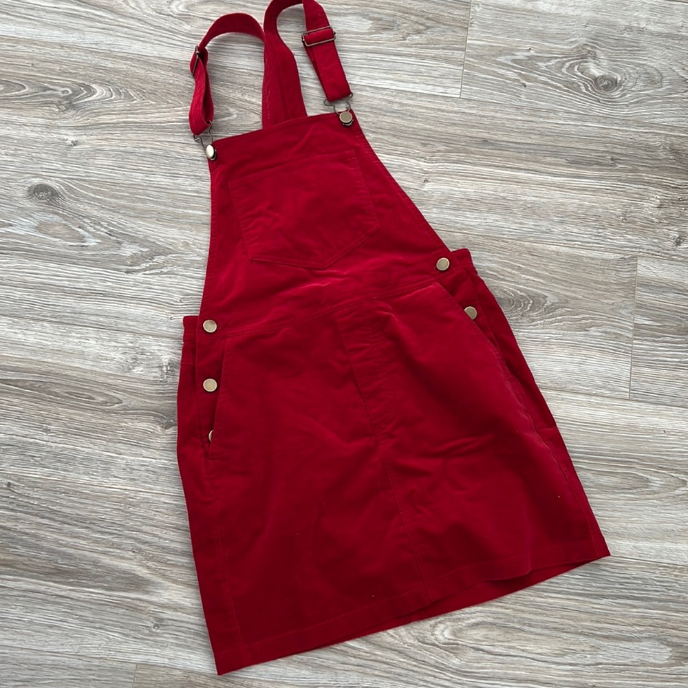 Francesca’s red skirt jumper